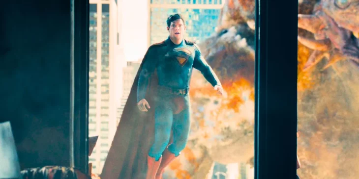 Superman em ação no filme da DC Studios