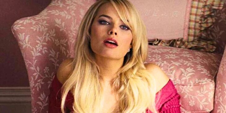Margot Robbie é Naomi em O Lobo de Wall Street