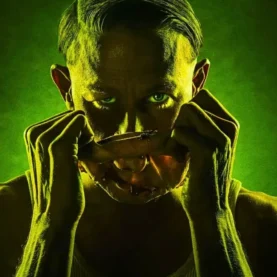 Charlie Hunnam em Monstro A História de Ed Gein
