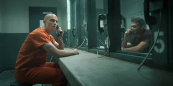 Nicholas Hoult e Frank Grillo em Pacificador