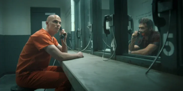 Nicholas Hoult e Frank Grillo em Pacificador