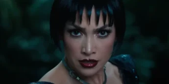 Jennifer Lopez em O Beijo da Mulher Aranha