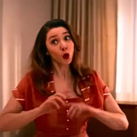 Elizabeth Olsen em trailer de Eternidade