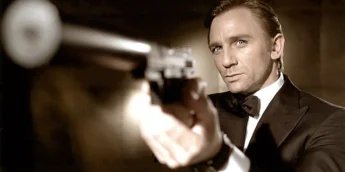 Daniel Craig como James Bond