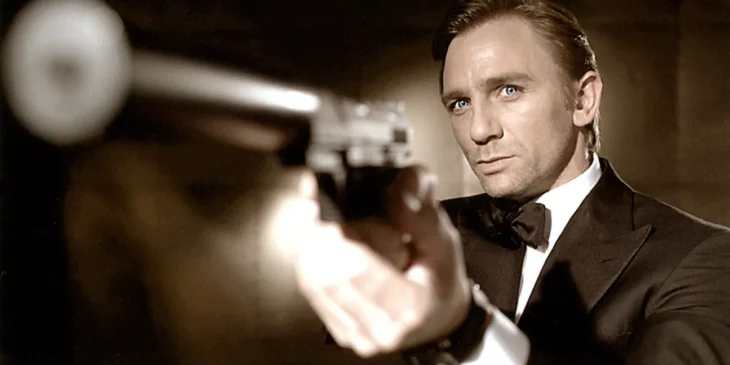 Daniel Craig como James Bond