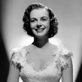 A atriz June Lockhart