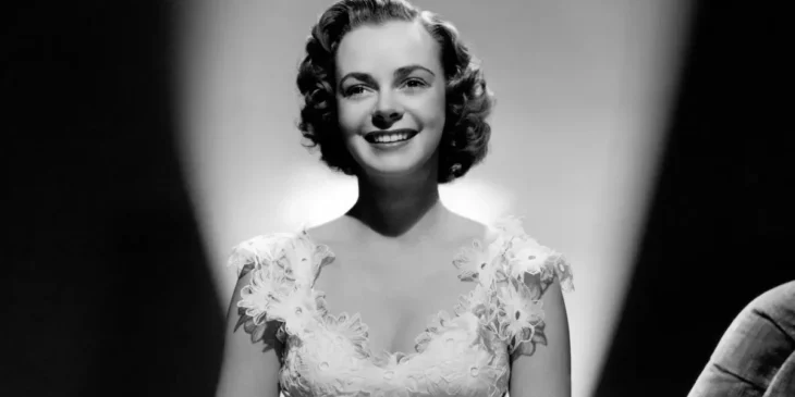 A atriz June Lockhart