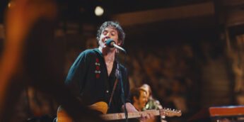 Jeremy Allen White em Springsteen: Salve-me do Desconhecido