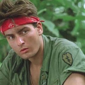 Charlie Sheen em Platoon