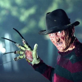 Robert Englund como Freddy Krueger em A Hora do Pesadelo