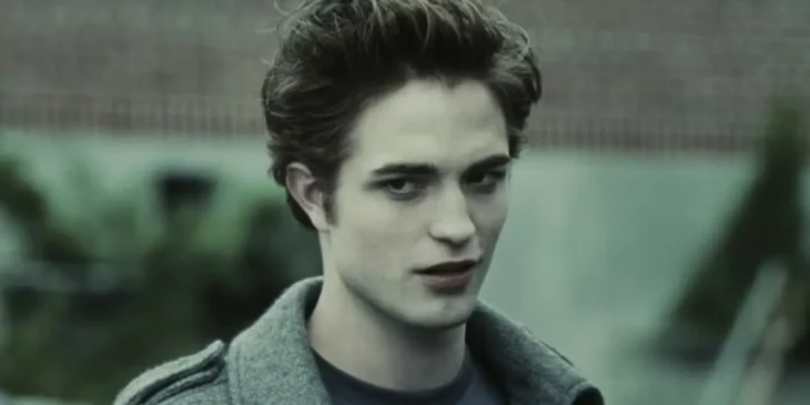 Robert Pattinson como Edward Cullen em Crepúsculo