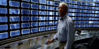Morgan Freeman em Batman: O Cavaleiro das Trevas