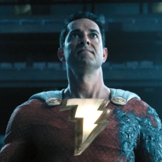 Zachary Levi como o Shazam