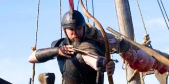 Guerreiro em combate em A Odisseia de Christopher Nolan