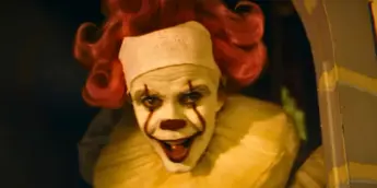 Pennywise no teaser do 7º episódio de IT Bem-Vindos a Derry