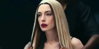 Anne Hathaway no trailer de Mother Mary