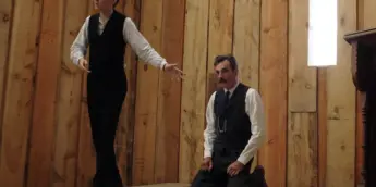 Paul Dano e Daniel Day-Lewis em Sangue Negro