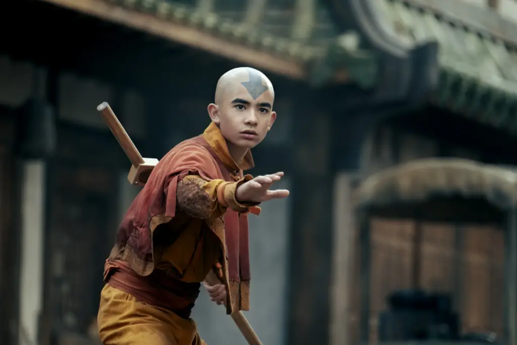 Gordon Cormier como Aang na 2ª temporada de Avatar: O Último Mestre do Ar