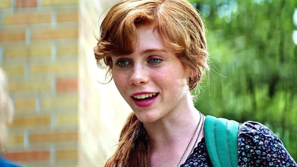 Beverly com cabelo longo em IT A Coisa