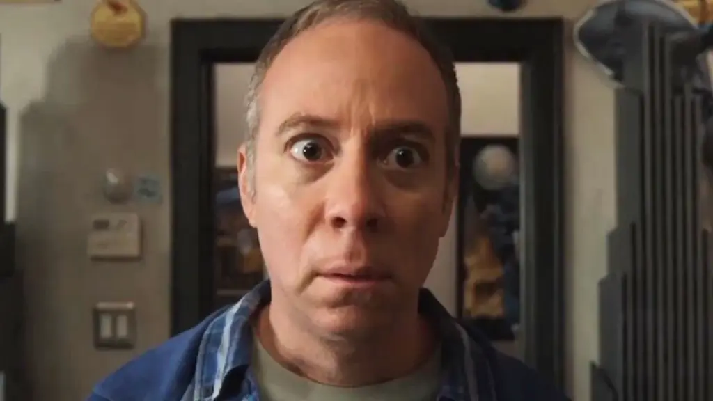 Stuart em novo derivado de The Big Bang Theory