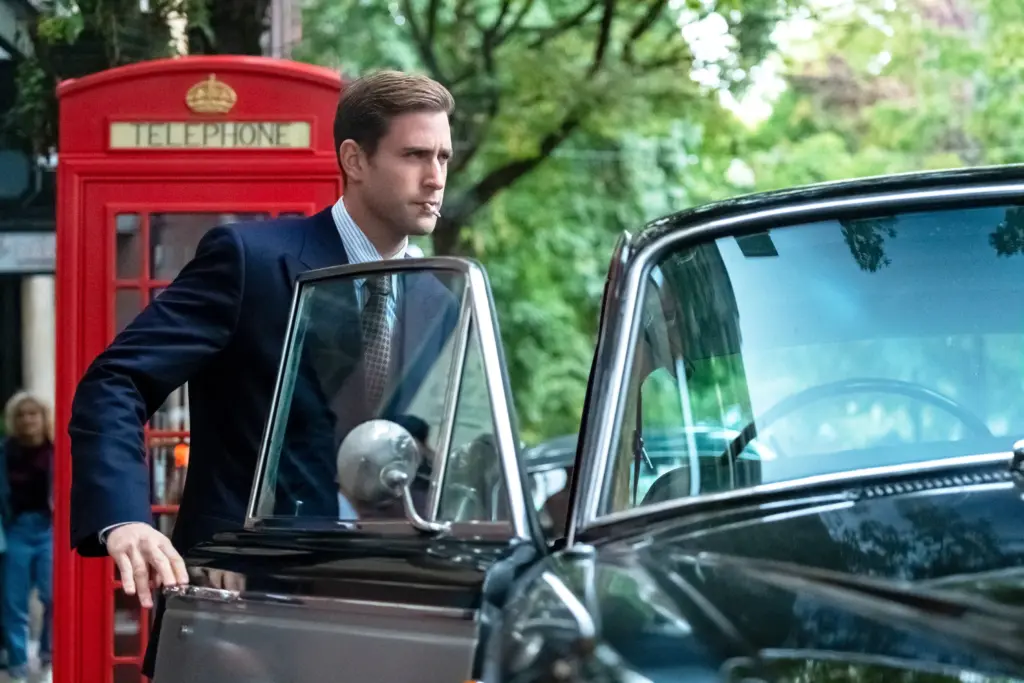Oliver Jackson-Cohen em A Maldição da Mansão Bly
