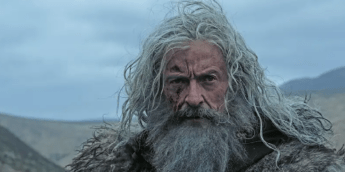 Hugh Jackman é Velho Robin Hood em imagens inéditas do novo filme do fora-da-lei