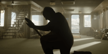 Tom Cruise está calvo e dança Gorillaz com uma pá no teaser de Digger; Assista: