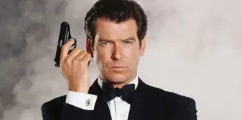 Pierce Brosnan como James Bond