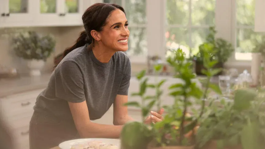 Com Amor, Meghan