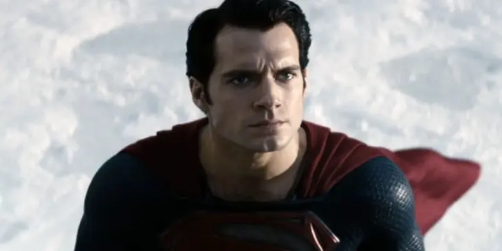 Henry Cavill é o Superman no filme de Zack Snyder, O Homem de Aço