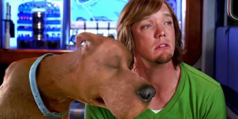 Matthew Lillard como Salsicha em filme de Scooby-Doo