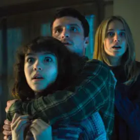 Josh Hutcherson e colegas de elenco em Five Nights At Freddys 2
