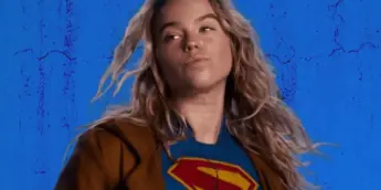 Milly Alcock como Supergirl