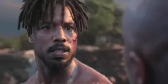 Michael B. Jordan como Killmonger em Pantera Negra