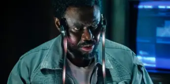 Ator de Morrow em Alien Earth