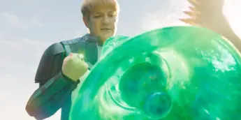 Nathan Fillion como Guy Gardner em Superman