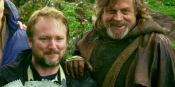 Rian Johnson e Mark Hamill no set de Star Wars: Os Últimos Jedi