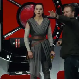 Rian Johnson no set de Star Wars: Os Últimos Jedi
