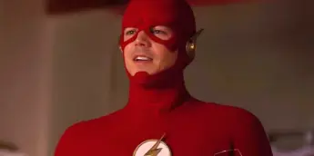 Grant Gustin usando uniforme de Flash