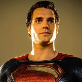 Registro de Henry Cavill como Superman nos bastidores de O Homem do Aço