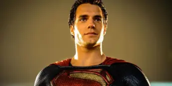 Registro de Henry Cavill como Superman nos bastidores de O Homem do Aço
