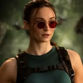 Sophie Turner caracterizada para Tomb Raider