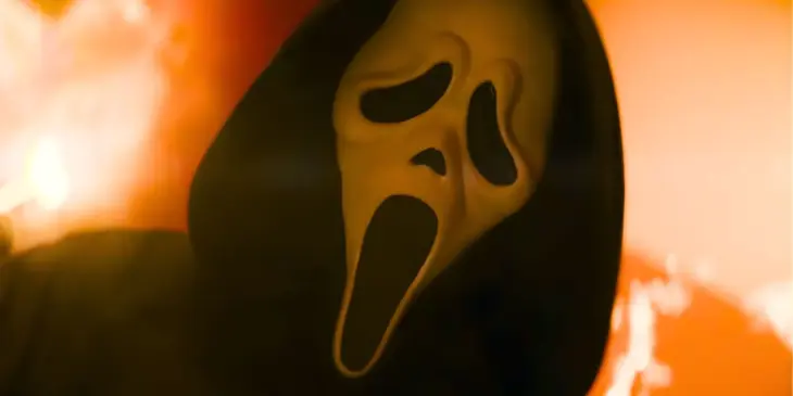 Ghostface em incêndio em Pânico 7