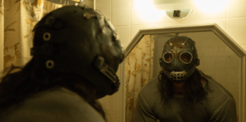 Psycho Killer: Aguardado slasher do roteirista de Se7en ganha pôster sinistro