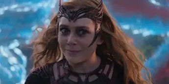 Elizabeth Olsen como a Feiticeira Escarlate em Doutor Estranho no Multiverso da Loucura