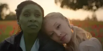 Cynthia Erivo e Ariana Grande em Wicked