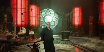 Guillermo del Toro no set de Frankenstein