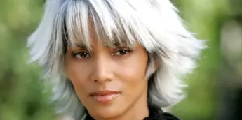 Halle Berry como a Tempestade, dos X-Men