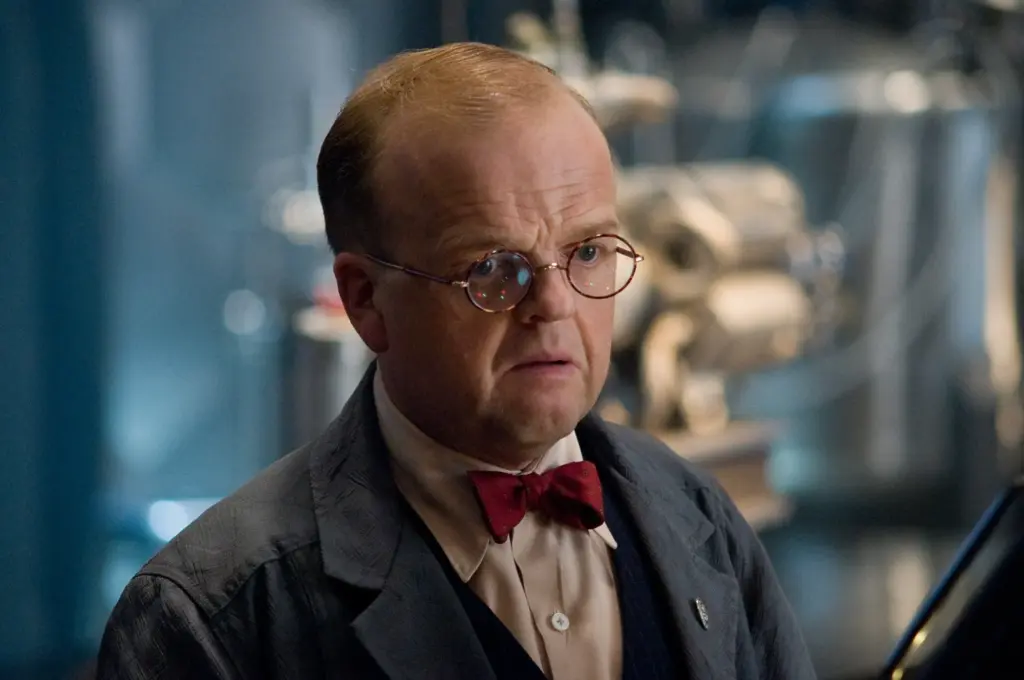 Toby Jones em Capitão América: O Primeiro Vingador