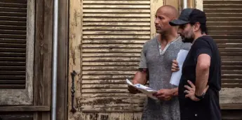 Jaume Collett-Serra e Dwayne Johnson nos bastidores de Adão Negro